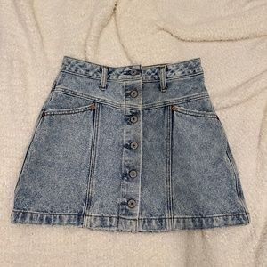 Abercrombie - Natural Rise Button-Up Skirt W/Back Pockets